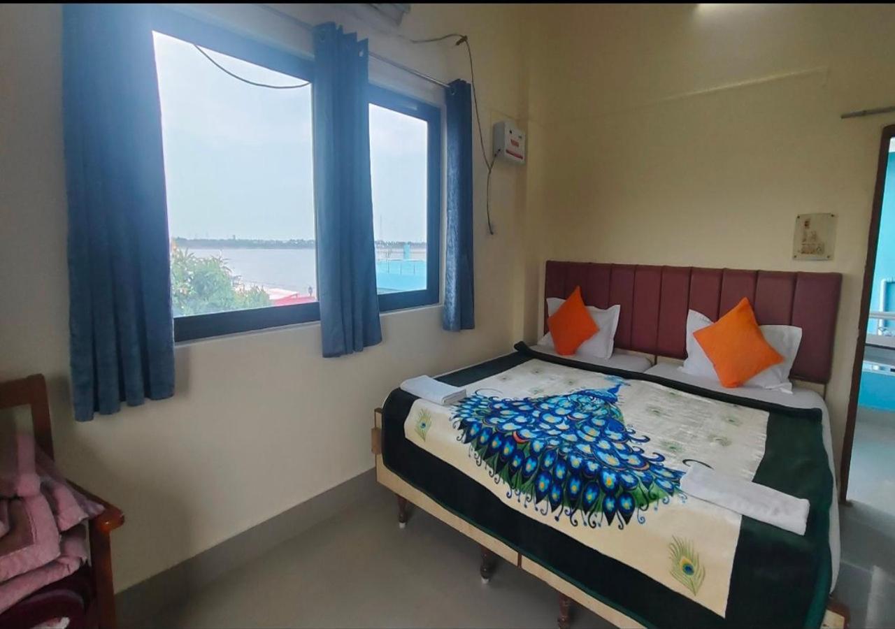 Sri Yoga Mandir Hotel Varanasi Exterior photo