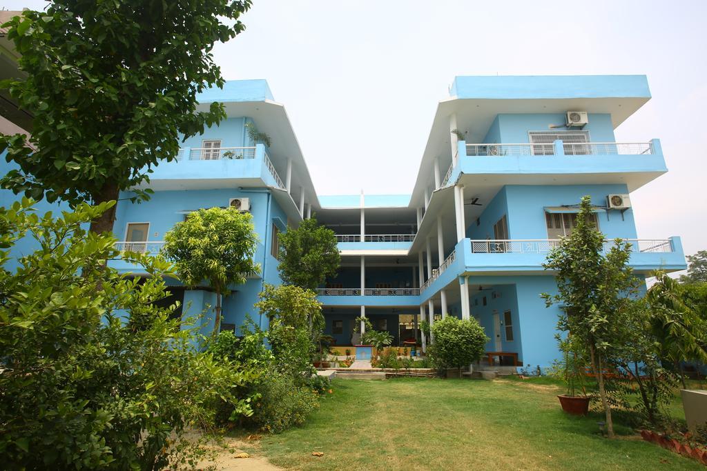 Sri Yoga Mandir Hotel Varanasi Exterior photo