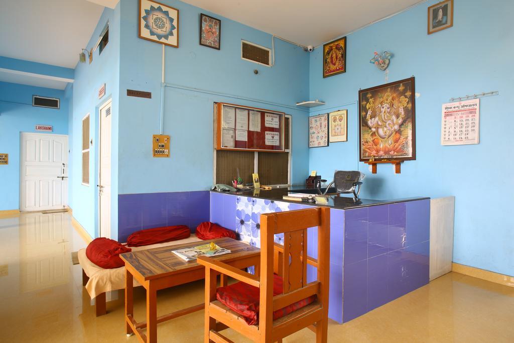 Sri Yoga Mandir Hotel Varanasi Exterior photo