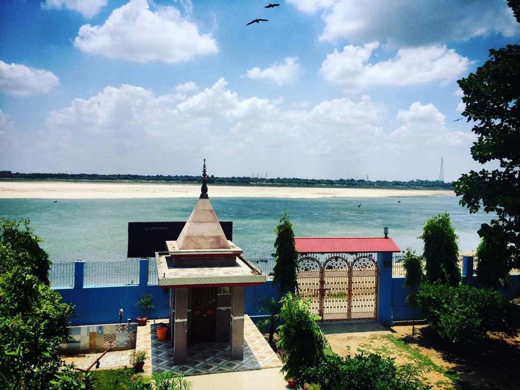 Sri Yoga Mandir Hotel Varanasi Exterior photo